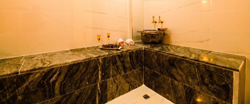 Исламлар: Villa Noname