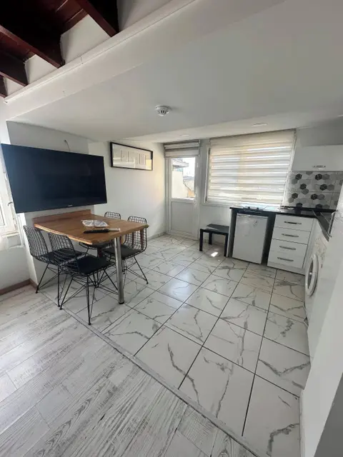Стамбул: Isthouse II