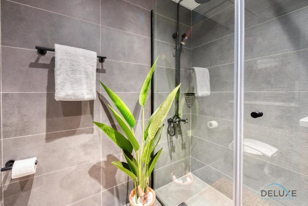 Дубай: Elegant 1BR at Al Sahab 2 Dubai Marina by Deluxe Holiday Homes