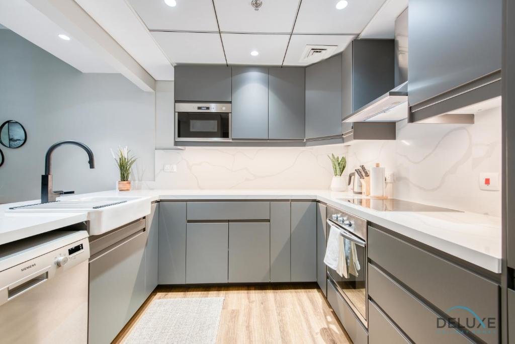 Дубай: Elegant 1BR at Al Sahab 2 Dubai Marina by Deluxe Holiday Homes