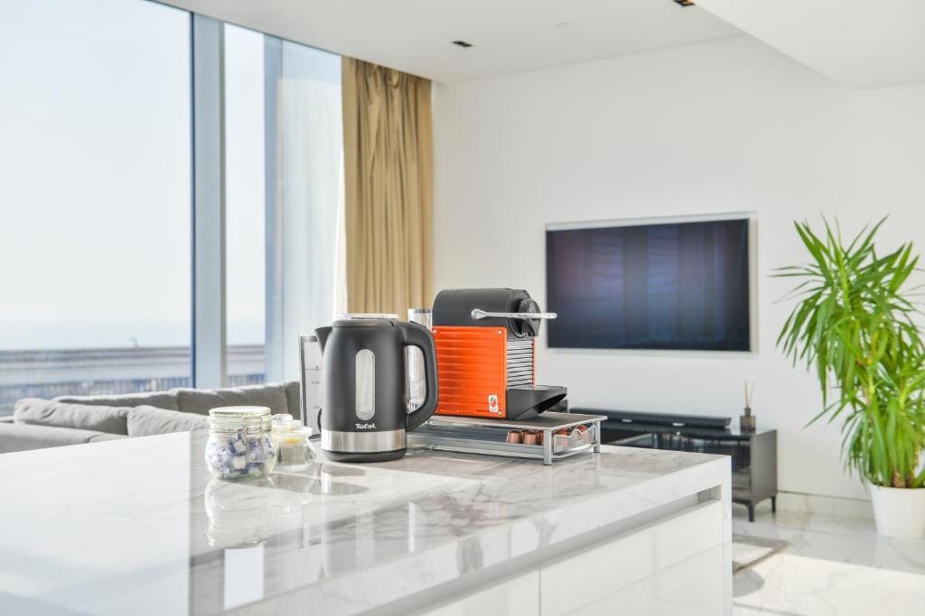 Дубай: Luxe 3 BR Oceanfront Apt with maids room in the heart of Bluewaters Island