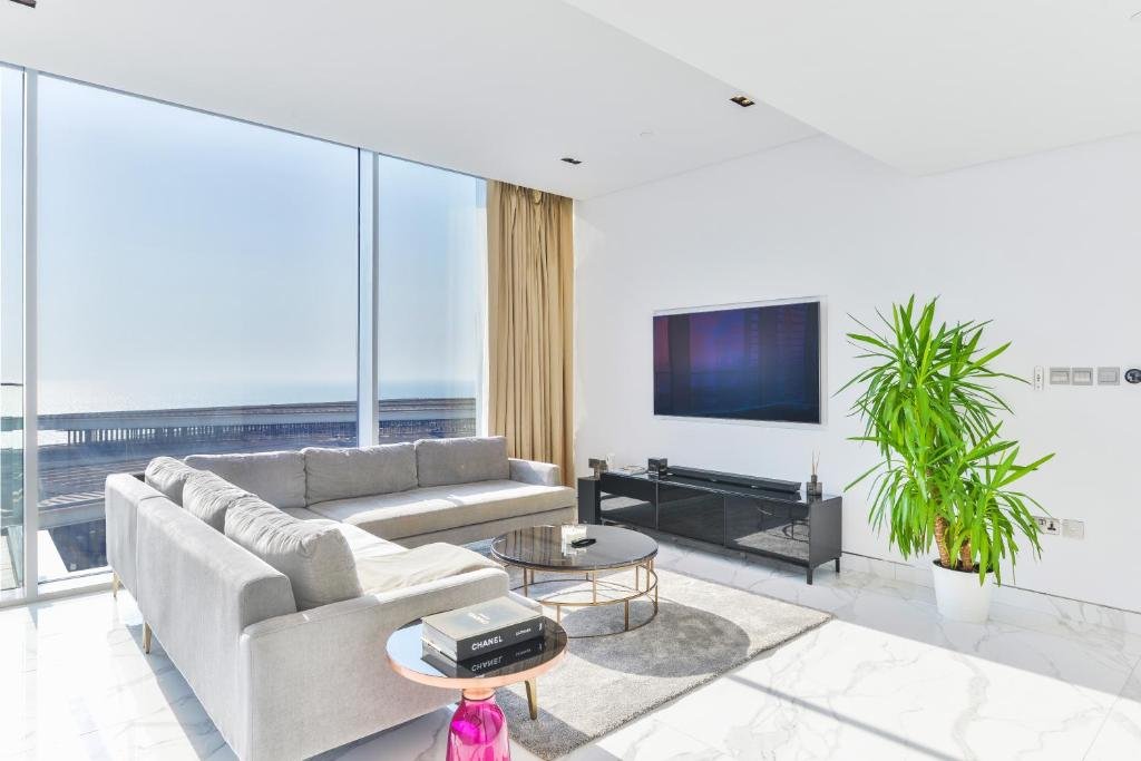 Дубай: Luxe 3 BR Oceanfront Apt with maids room in the heart of Bluewaters Island