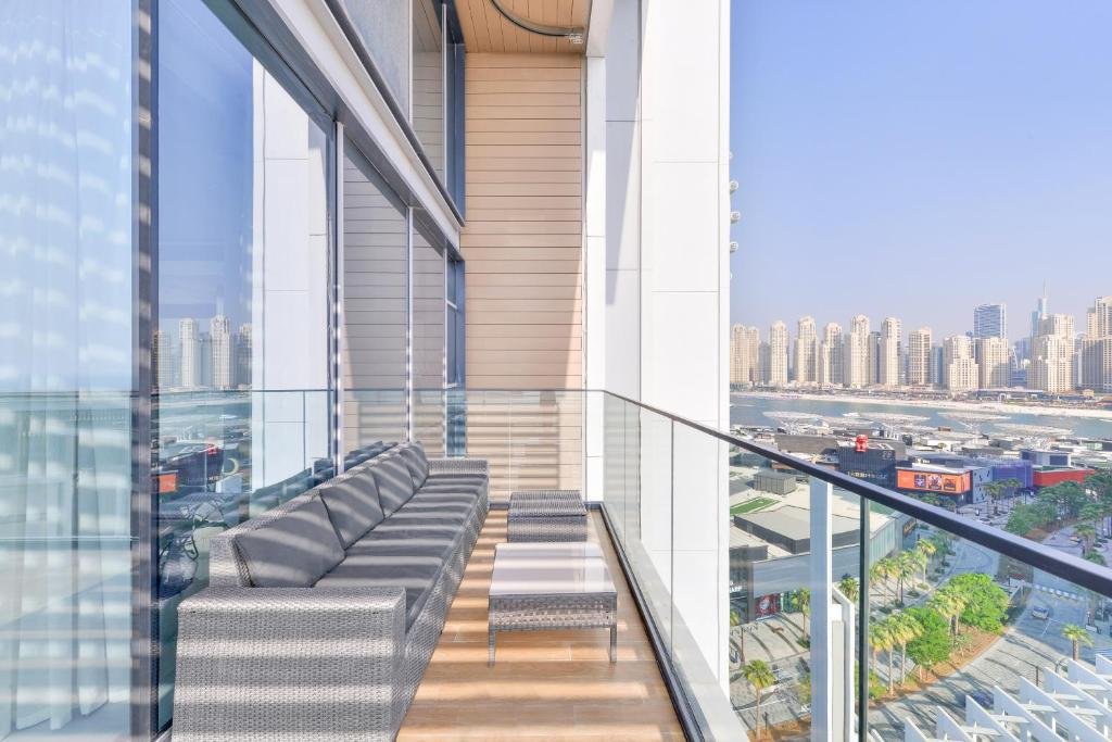Дубай: Luxe 3 BR Oceanfront Apt with maids room in the heart of Bluewaters Island
