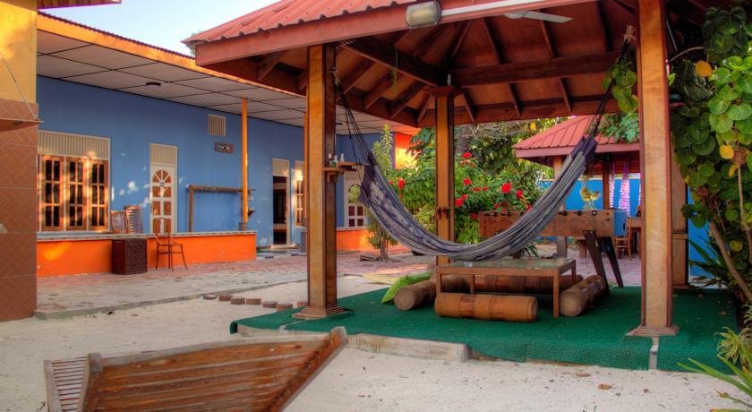 Северный атолл Мале: Surf Inn Maldives