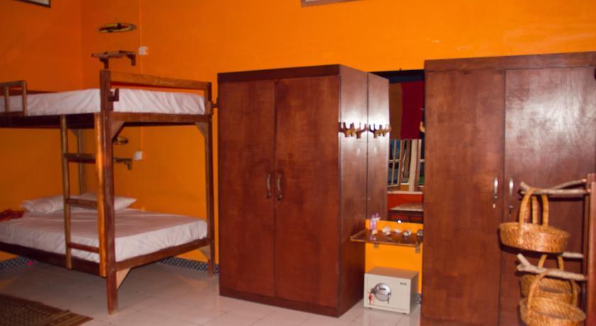 Северный атолл Мале: Surf Inn Maldives