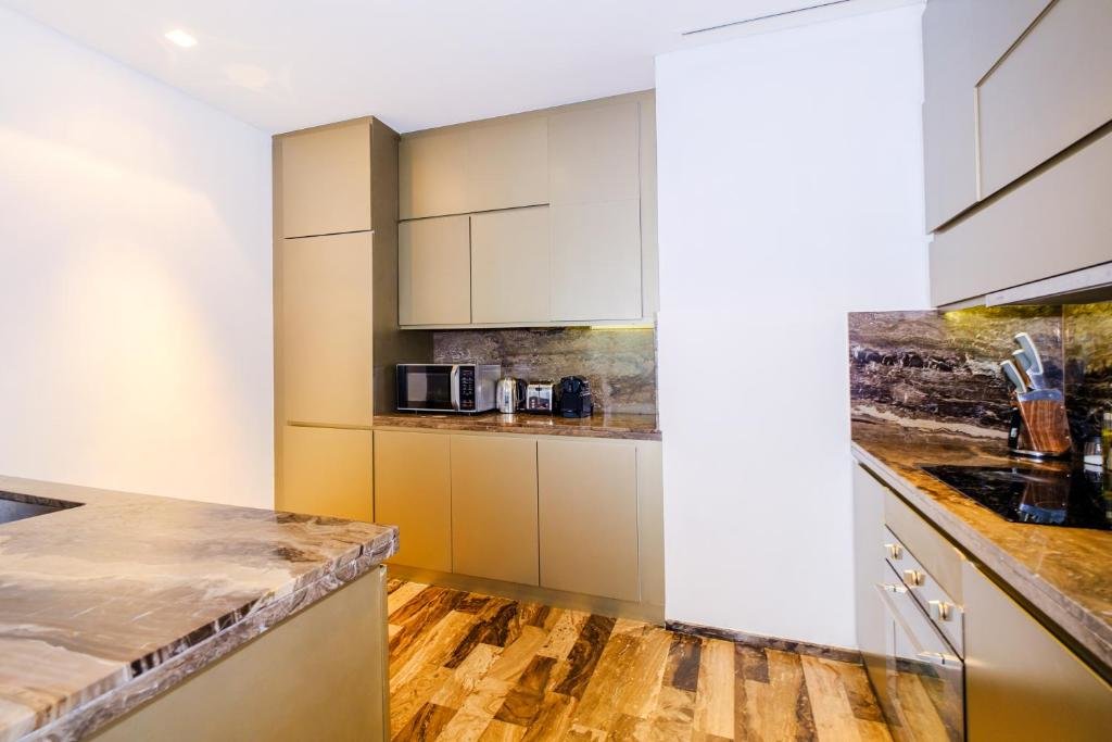 Дубай: LUX - Lavish Suite with Full Palm Jumeirah View 1