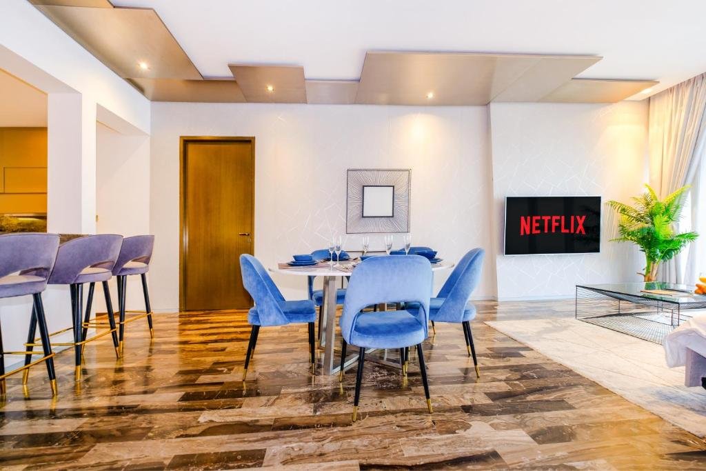Дубай: LUX - Lavish Suite with Full Palm Jumeirah View 1