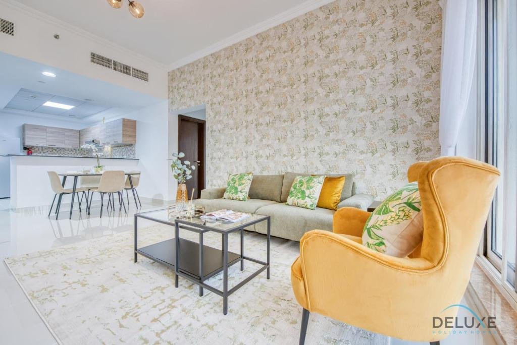 Дубай: Sunny 1BR at Canal Residences West Dubai Sports City by Deluxe Holiday Homes