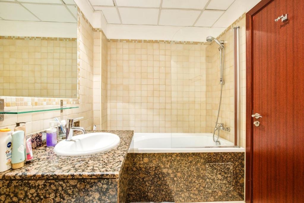 Дубай: Sea View 1BD apartment in front of The Beach JBR
