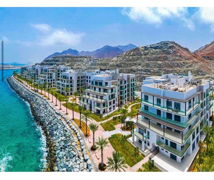 Мурба: Three-Bedroom Apartment - at address residences