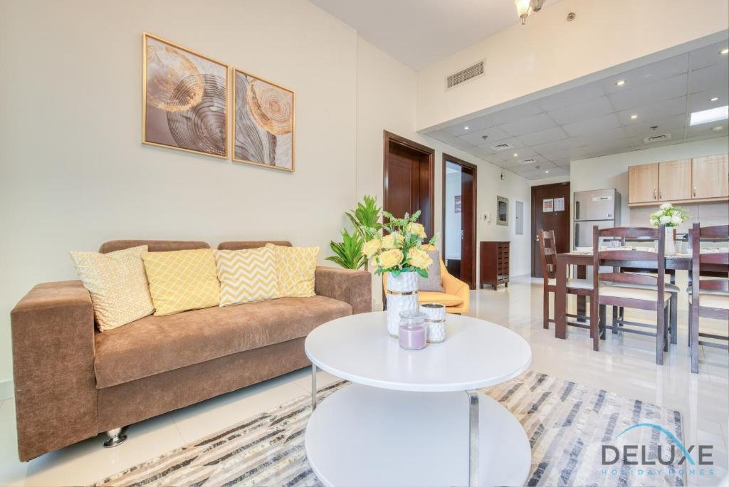 Дубай: Modern 2 BR Apartment at Elite Residences 7 Sports City by Deluxe Holiday Homes