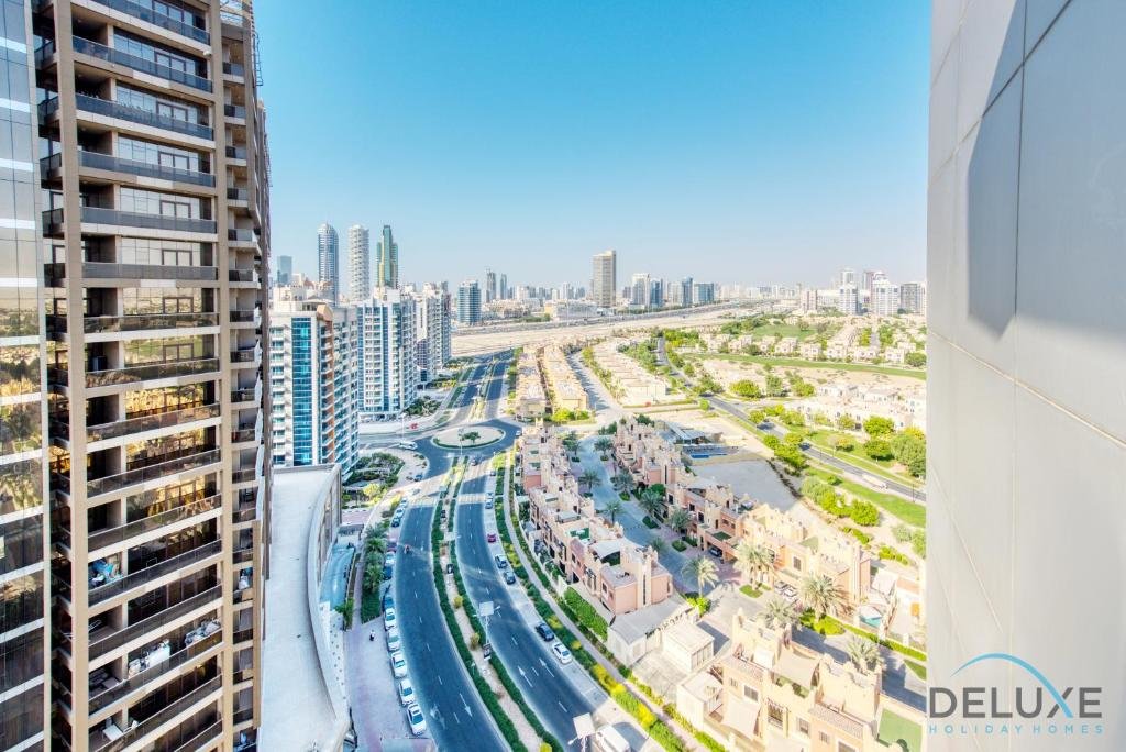 Дубай: Modern 2 BR Apartment at Elite Residences 7 Sports City by Deluxe Holiday Homes