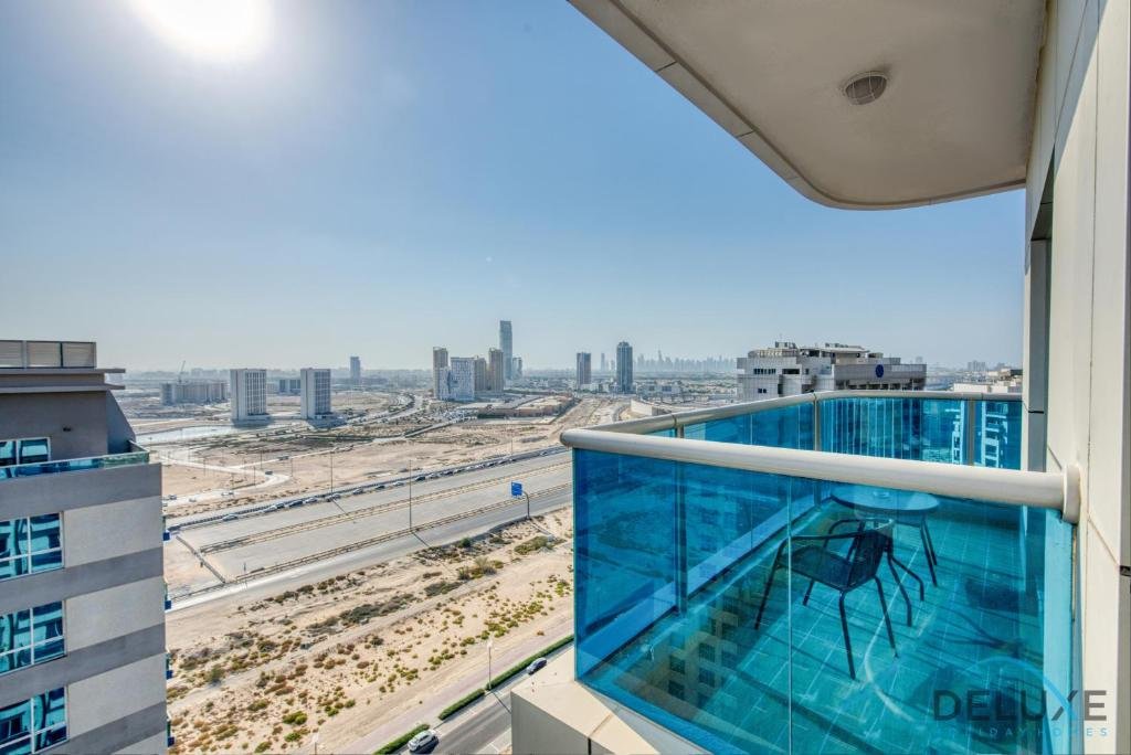 Дубай: Modern 2 BR Apartment at Elite Residences 7 Sports City by Deluxe Holiday Homes