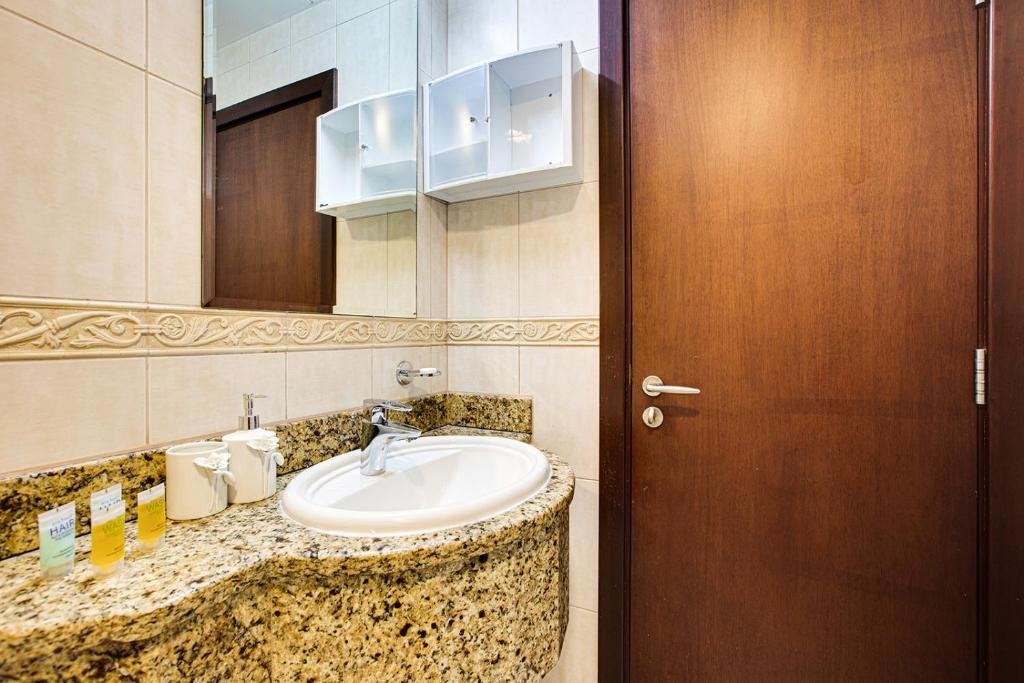 Дубай: Princess Tower Dubai Marina 2BD apartment