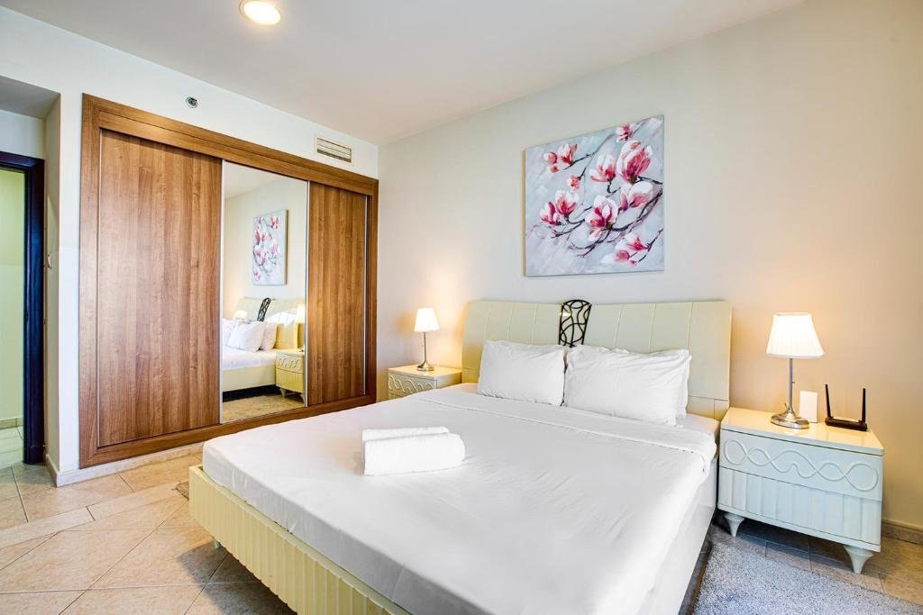 Дубай: Princess Tower Dubai Marina 2BD apartment