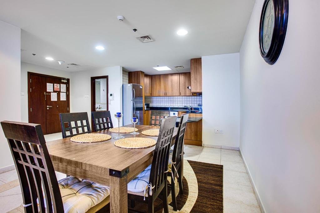 Дубай: Princess Tower Dubai Marina 2BD apartment