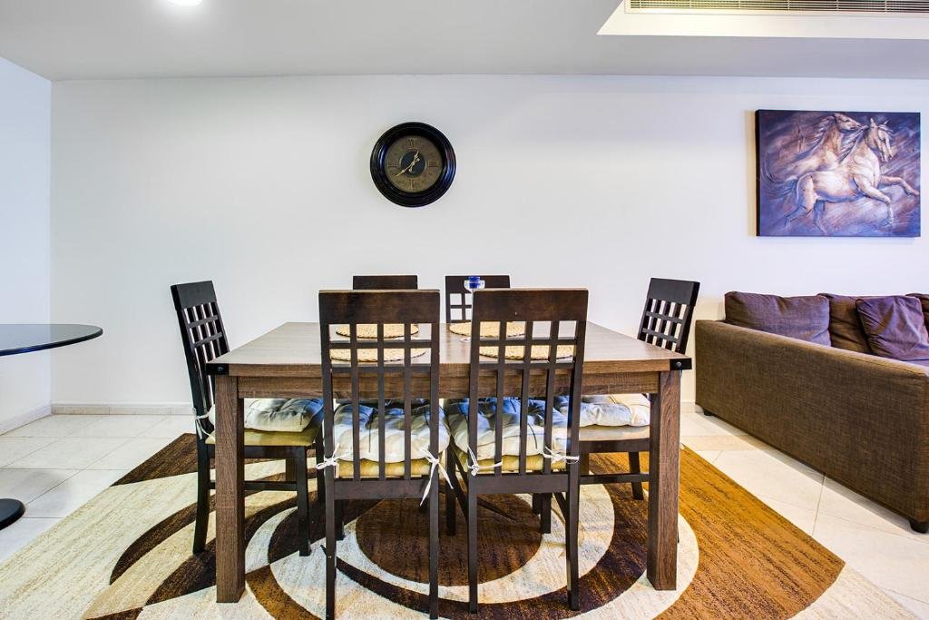 Дубай: Princess Tower Dubai Marina 2BD apartment