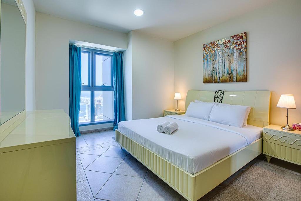 Дубай: Princess Tower Dubai Marina 2BD apartment