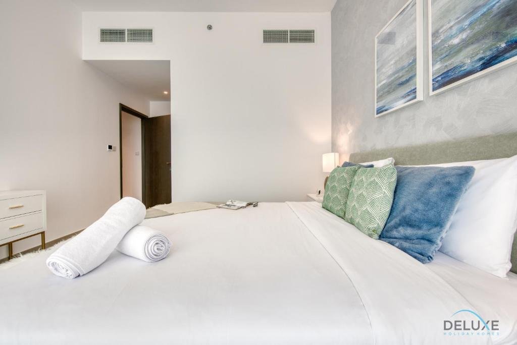 Дубай: Surreal 2 BR Apartment at Creek Horizon Tower 1 by Deluxe Holiday Homes