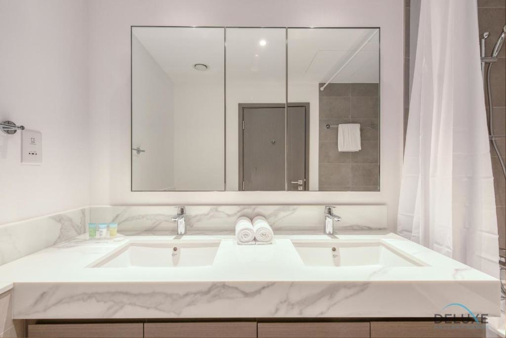Дубай: Surreal 2 BR Apartment at Creek Horizon Tower 1 by Deluxe Holiday Homes