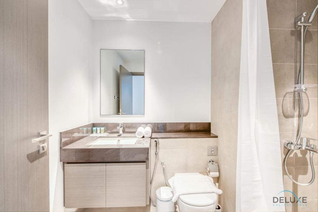 Дубай: Surreal 2 BR Apartment at Creek Horizon Tower 1 by Deluxe Holiday Homes