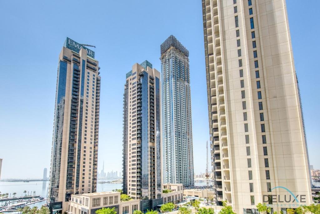 Дубай: Surreal 2 BR Apartment at Creek Horizon Tower 1 by Deluxe Holiday Homes