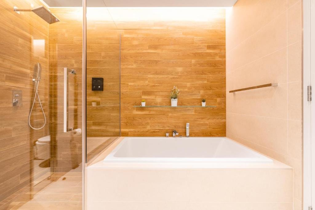 Дубай: Spectacular 3 BR condo with maids room facing the Dubai Eye