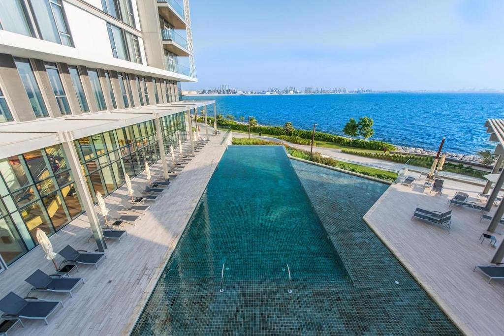 Дубай: Spectacular 3 BR condo with maids room facing the Dubai Eye
