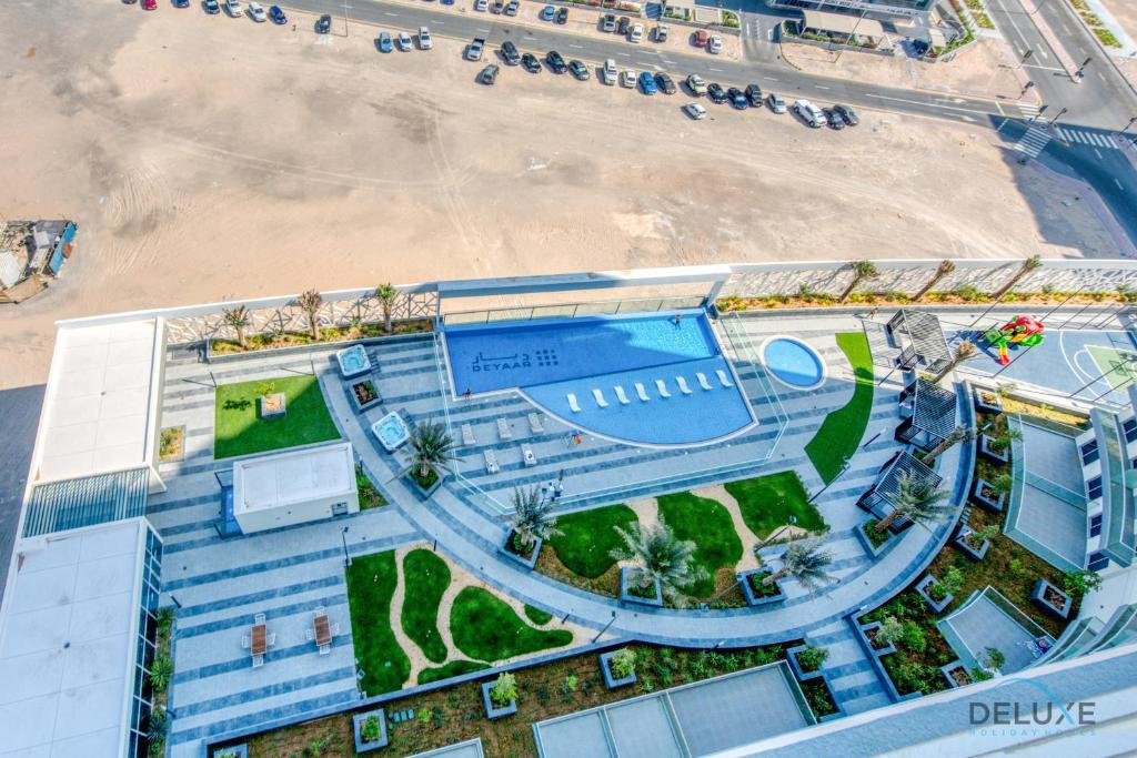 Дубай: Stylish 2BR in Bella Rose Al Barsha South by Deluxe Holiday Homes