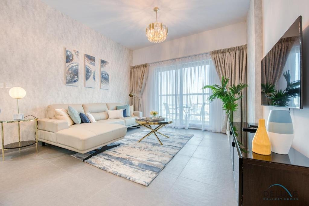 Дубай: Stylish 2BR in Bella Rose Al Barsha South by Deluxe Holiday Homes