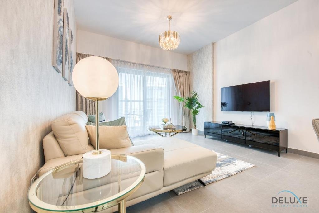 Дубай: Stylish 2BR in Bella Rose Al Barsha South by Deluxe Holiday Homes