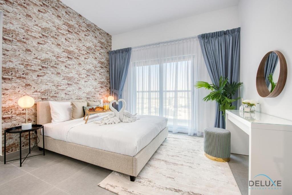 Дубай: Stylish 2BR in Bella Rose Al Barsha South by Deluxe Holiday Homes