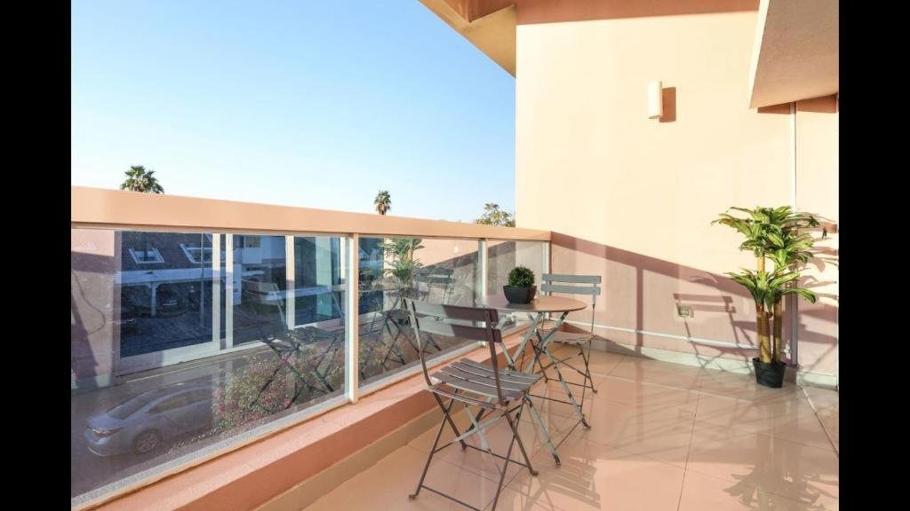 Дубай: Hometown Apartments - Incredible 4 Bedroom plus maidsroom Villa