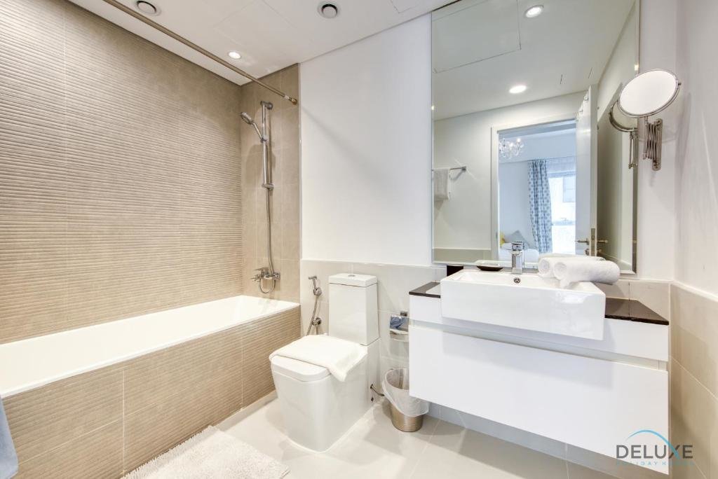 Дубай: Innovative 1 BR Apartment at Pulse Residence Dubai South by Deluxe Holiday Homes