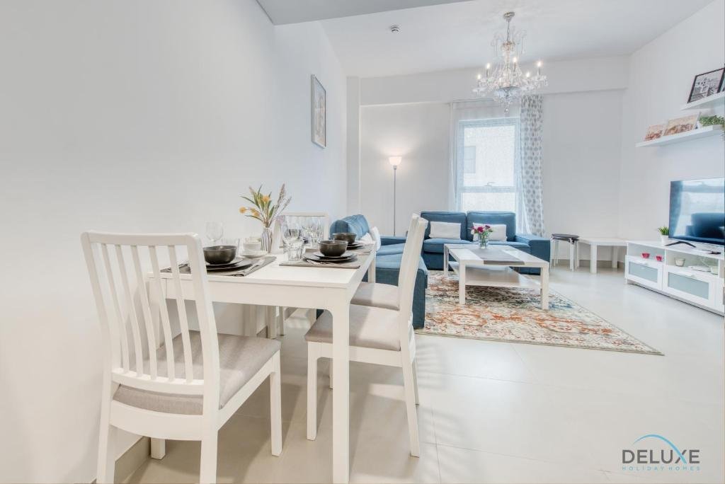 Дубай: Innovative 1 BR Apartment at Pulse Residence Dubai South by Deluxe Holiday Homes