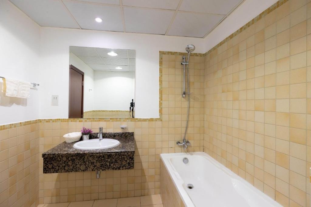 Дубай: JBR Beach Front 3603, 2 BHK Apartment