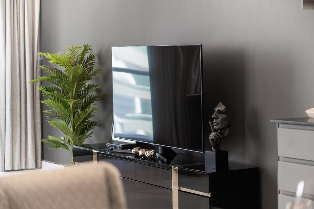 Дубай: HiGuests - Luxury Apartment, 10-min Walk to Dubai Harbor