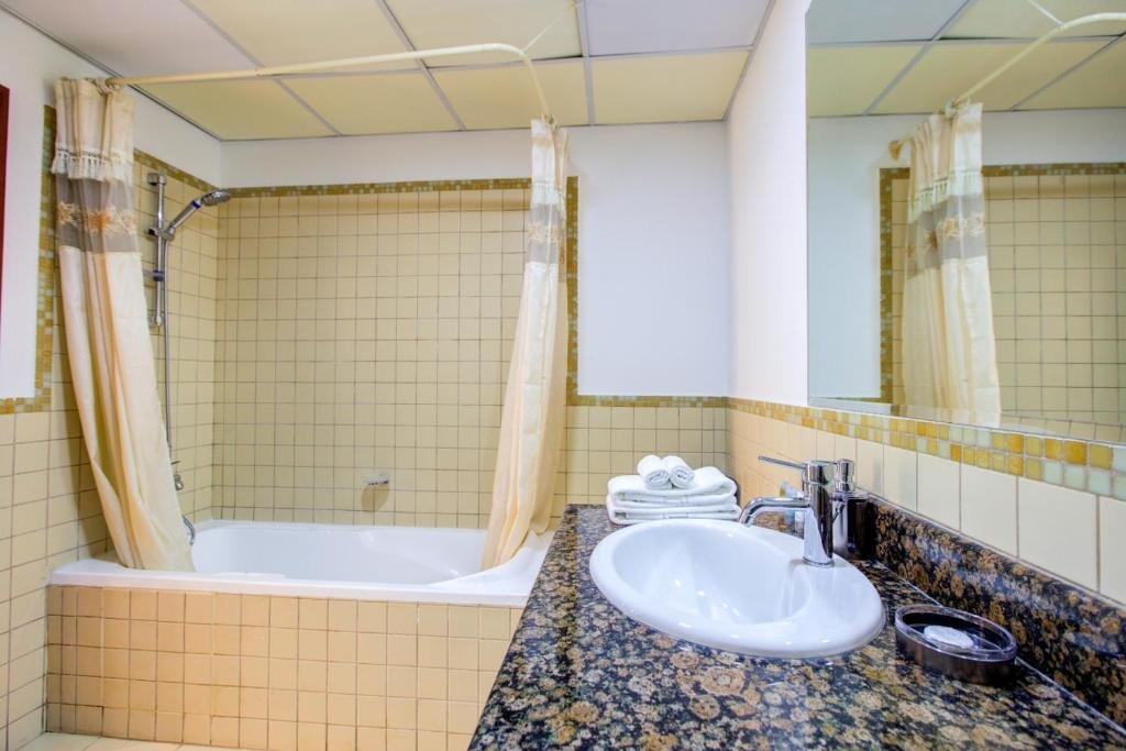 Дубай: 2BR Apartment with Beach Access in Murjan 5 JBR Walk