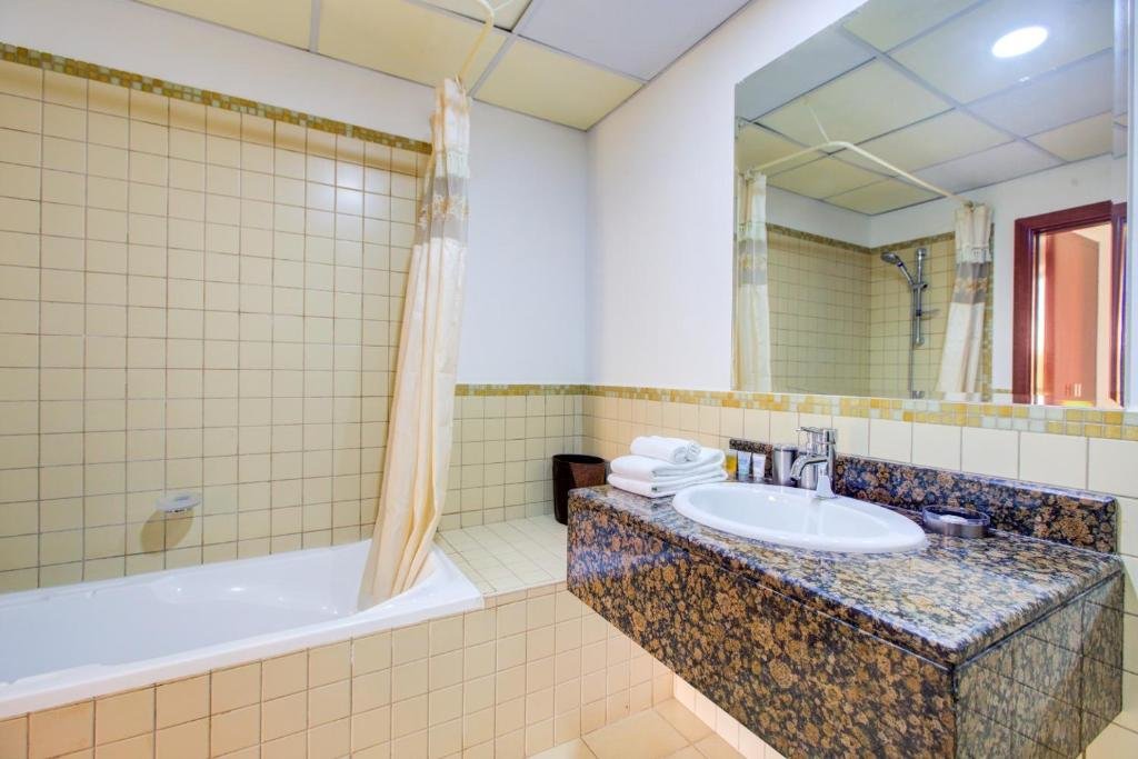 Дубай: 2BR Apartment with Beach Access in Murjan 5 JBR Walk