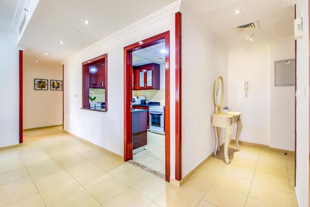 Дубай: 2BR Apartment with Beach Access in Murjan 5 JBR Walk