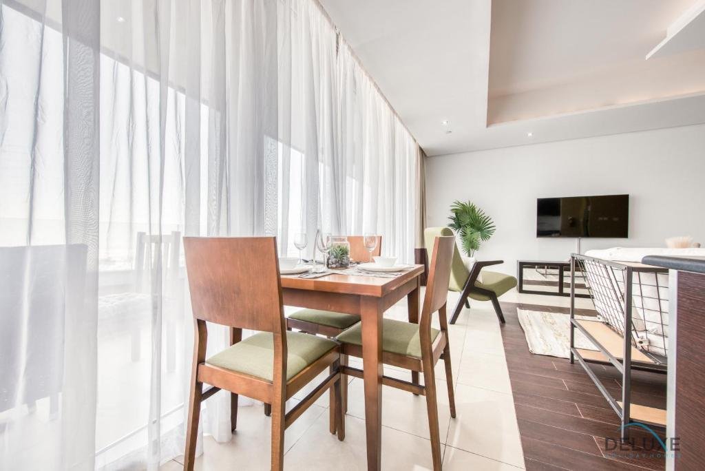 Дубай: Homely 1BR at The Matrix Dubai Sports City by Deluxe Holiday Homes