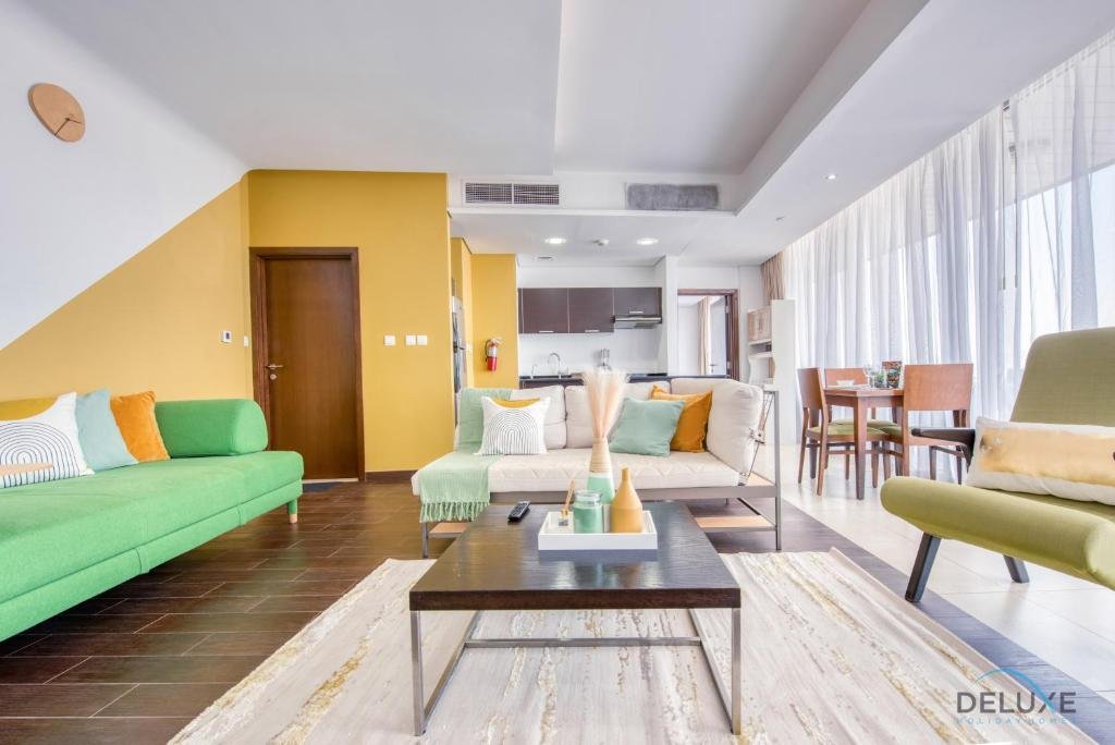 Дубай: Homely 1BR at The Matrix Dubai Sports City by Deluxe Holiday Homes