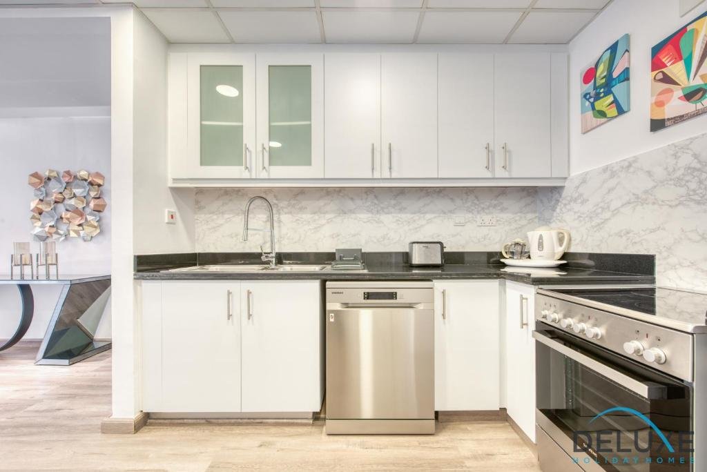 Дубай: Serene 2BR Apartment at Rimal 1 by Deluxe Holiday Homes
