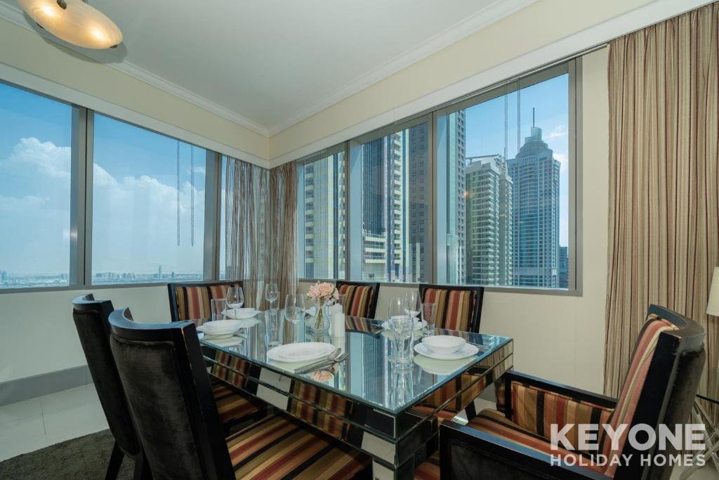 Дубай: KeyOne - 2BR in Ocean Heights