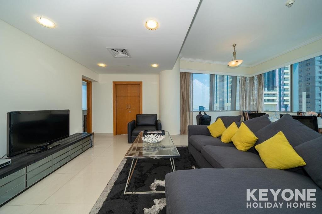 Дубай: KeyOne - 2BR in Ocean Heights