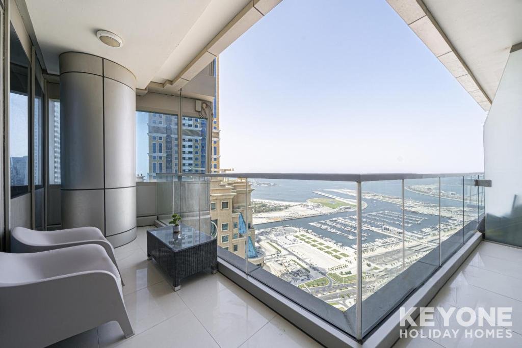 Дубай: KeyOne - 2BR in Ocean Heights