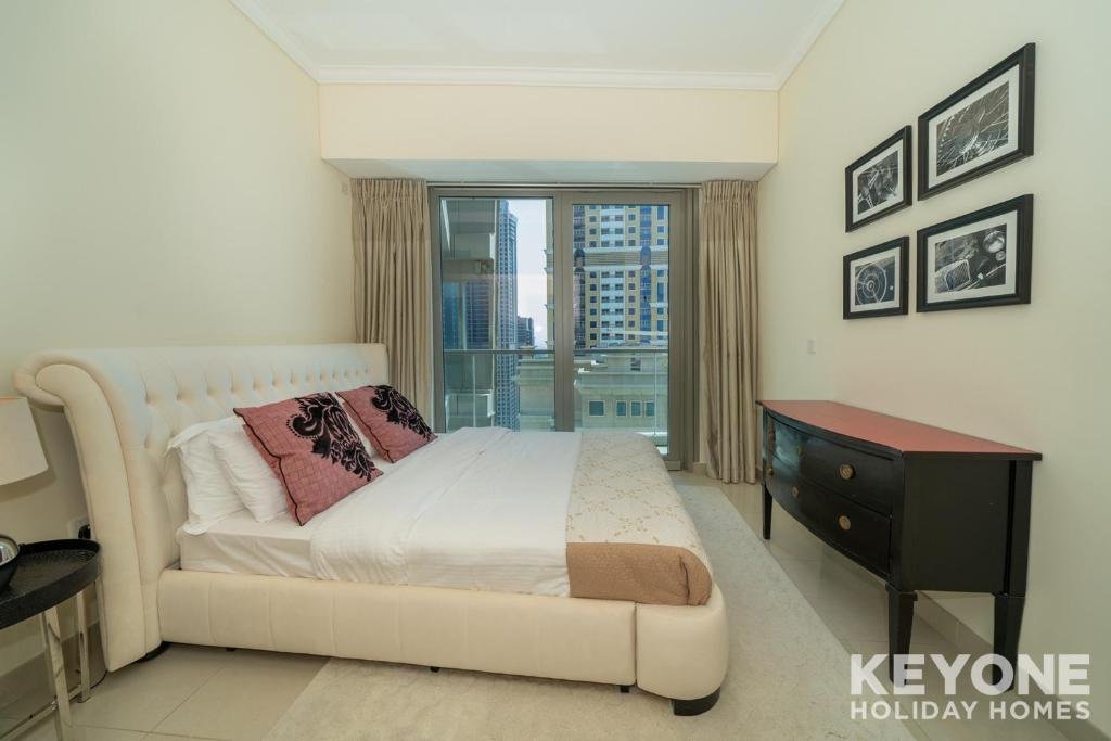 Дубай: KeyOne - 2BR in Ocean Heights