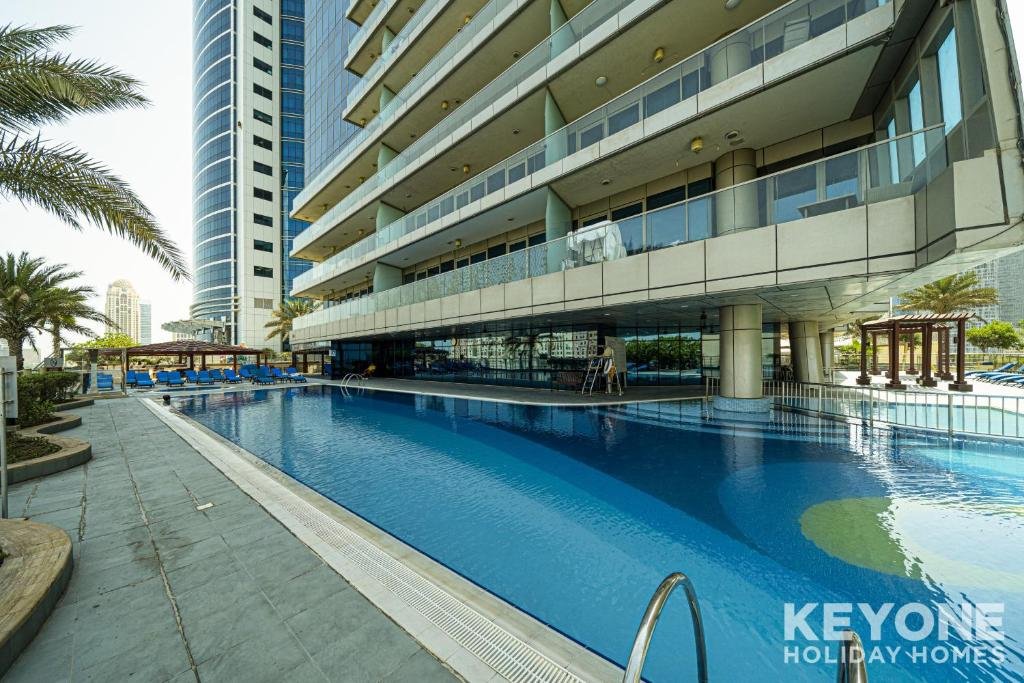 Дубай: KeyOne - 2BR in Ocean Heights