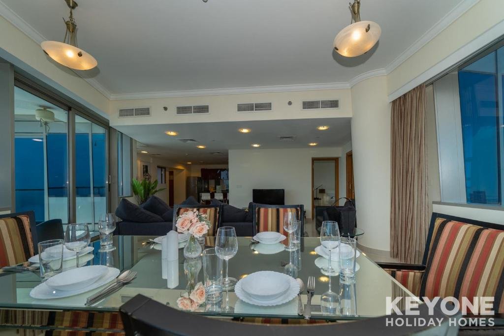 Дубай: KeyOne - 2BR in Ocean Heights