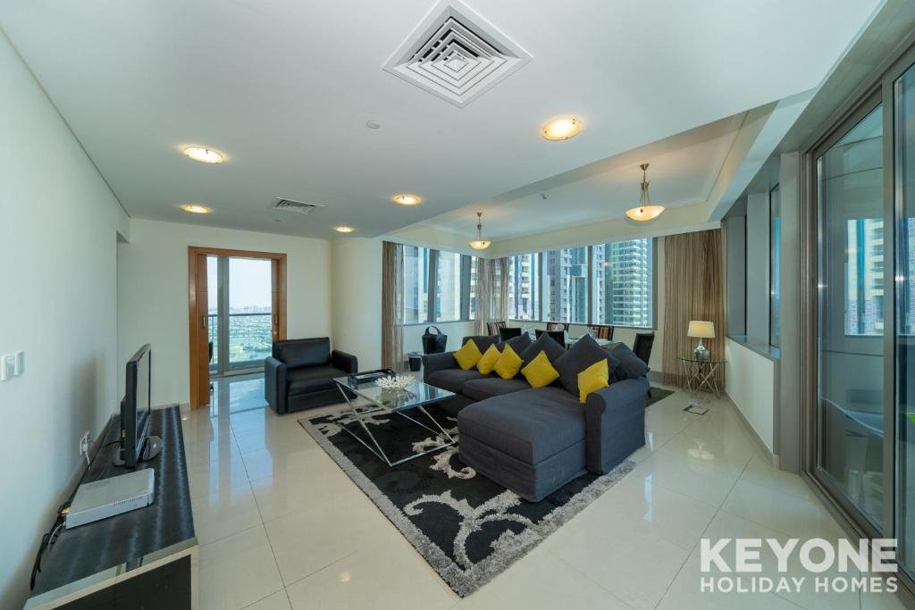 Дубай: KeyOne - 2BR in Ocean Heights